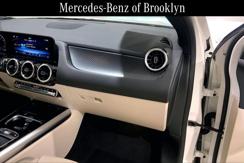 Certified 2025 Mercedes-Benz GLA 250 4MATIC image 18