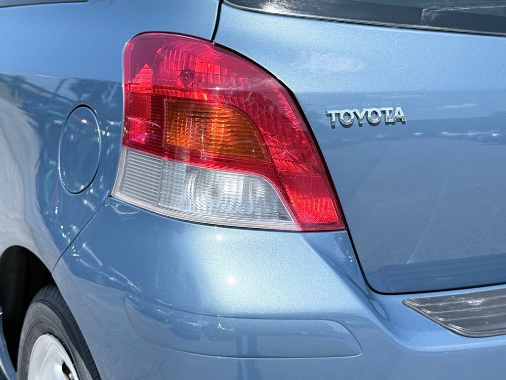 Used 2009 Toyota Yaris 2-Door Hatchback FWD image 8