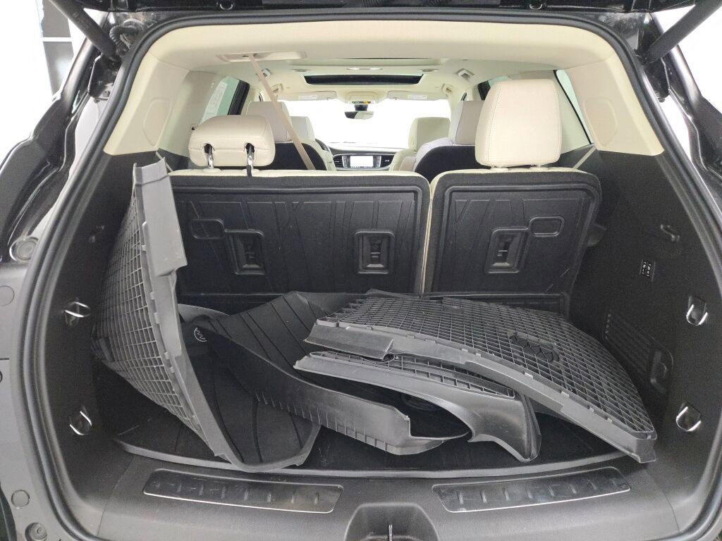 Used 2022 Buick Enclave Avenir w/ Avenir Technology Package image 21