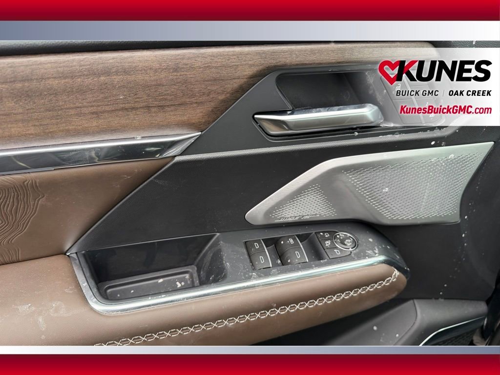 New 2026 GMC Acadia Denali Ultimate w/ LPO, Floor Liner Package AWD/4WD image 9