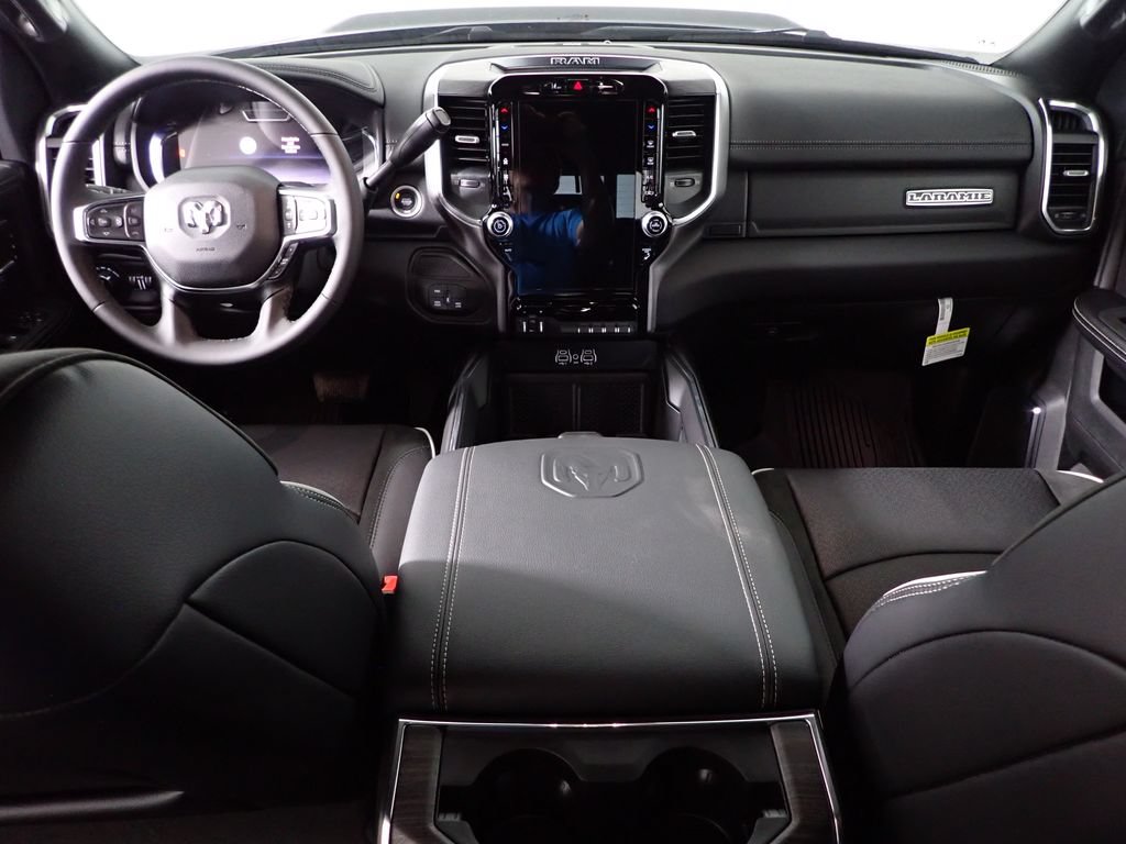 New 2026 RAM 2500 Laramie w/ Night Edition AWD/4WD image 32