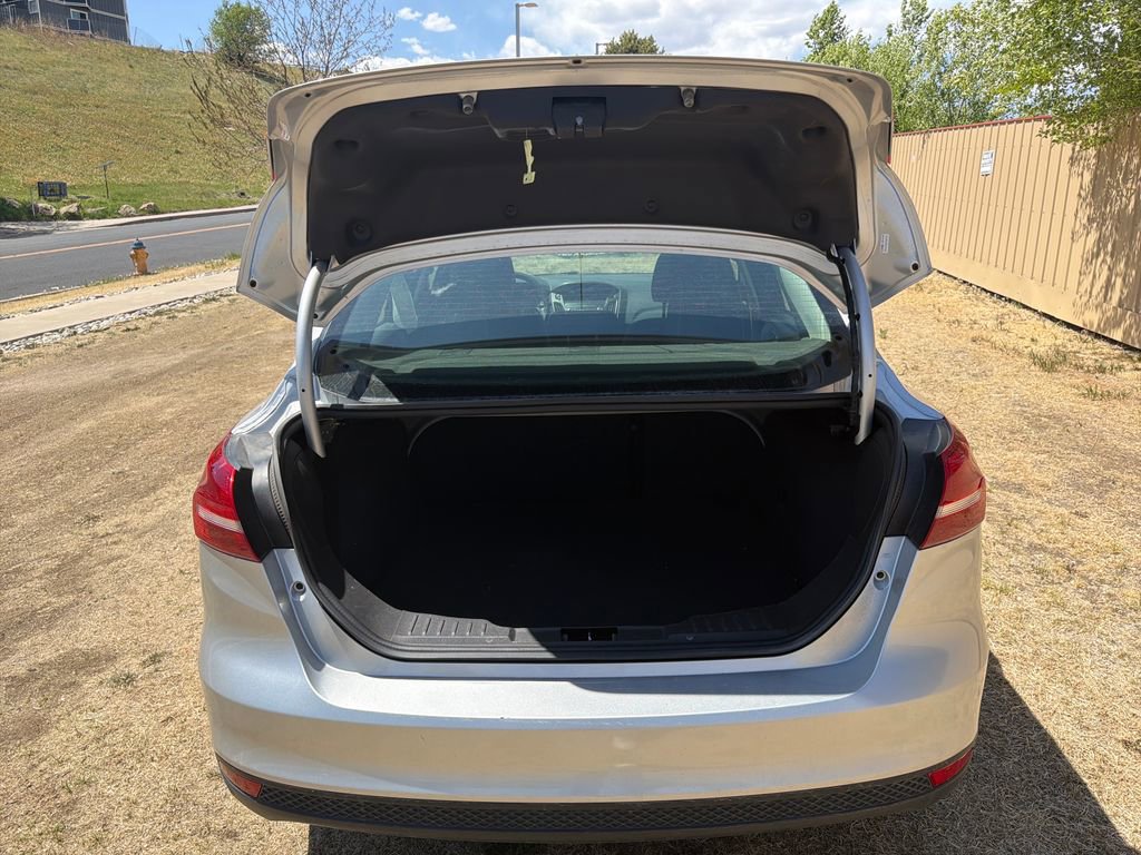 Used 2018 Ford Focus SE FWD image 22