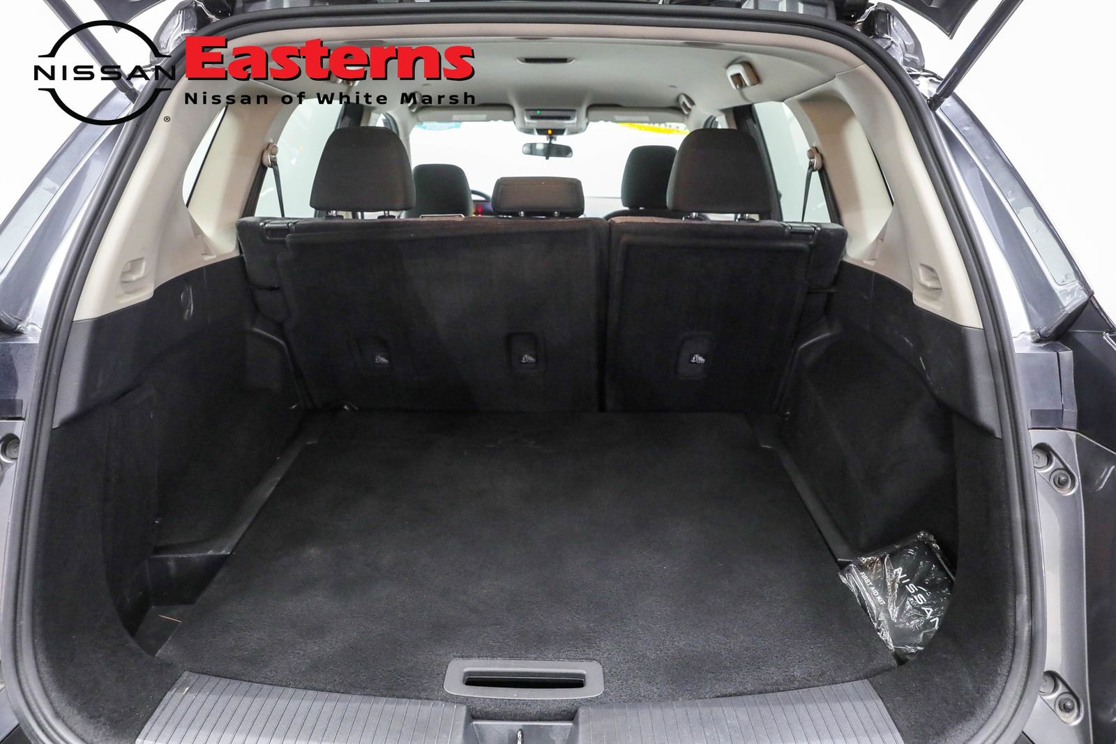 Used 2022 Nissan Rogue SV image 23