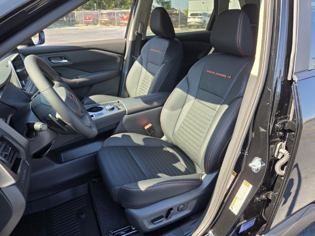 New 2026 Nissan Rogue SV AWD/4WD image 7