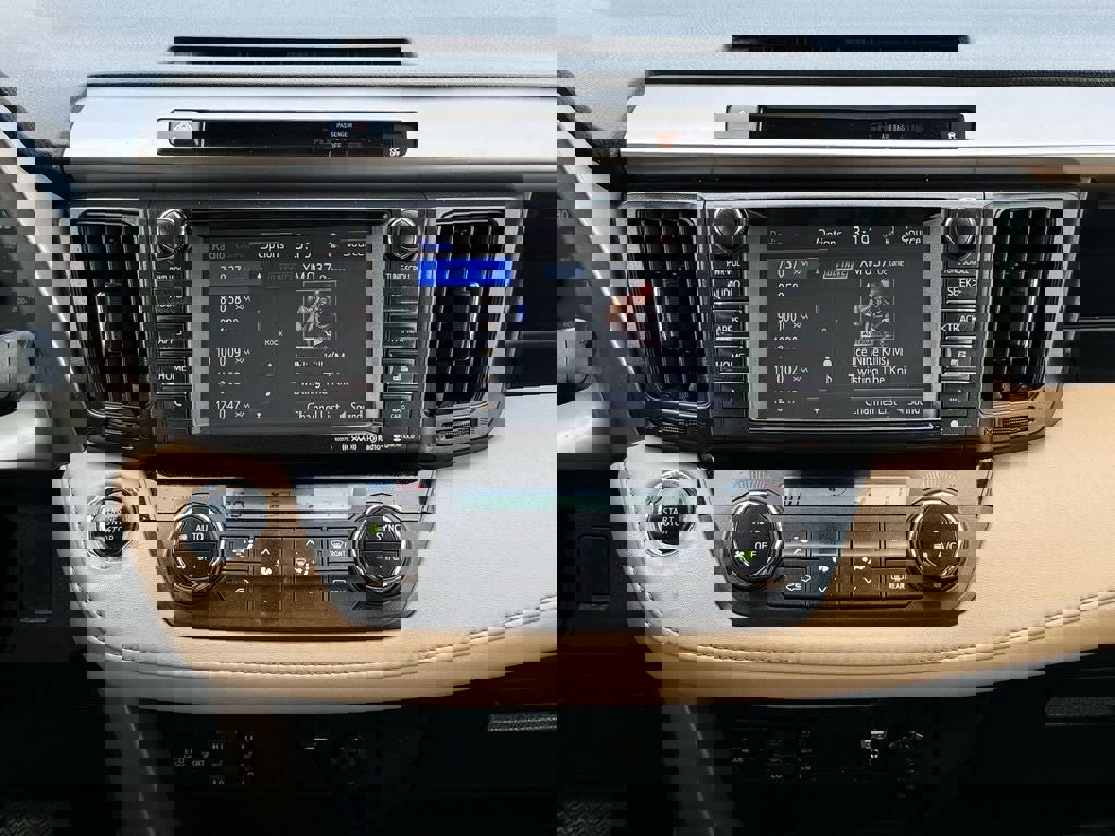 Used 2016 Toyota RAV4 Limited image 24