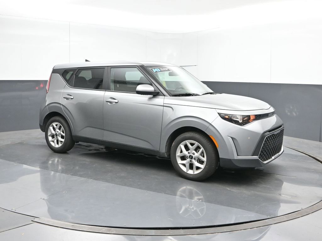Used 2025 Kia Soul LX w/ LX Technology Package image 7