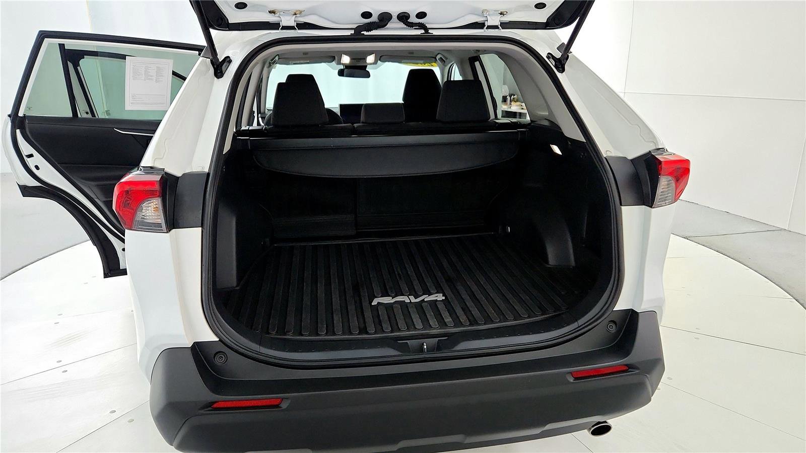 Certified 2024 Toyota RAV4 LE AWD/4WD image 20