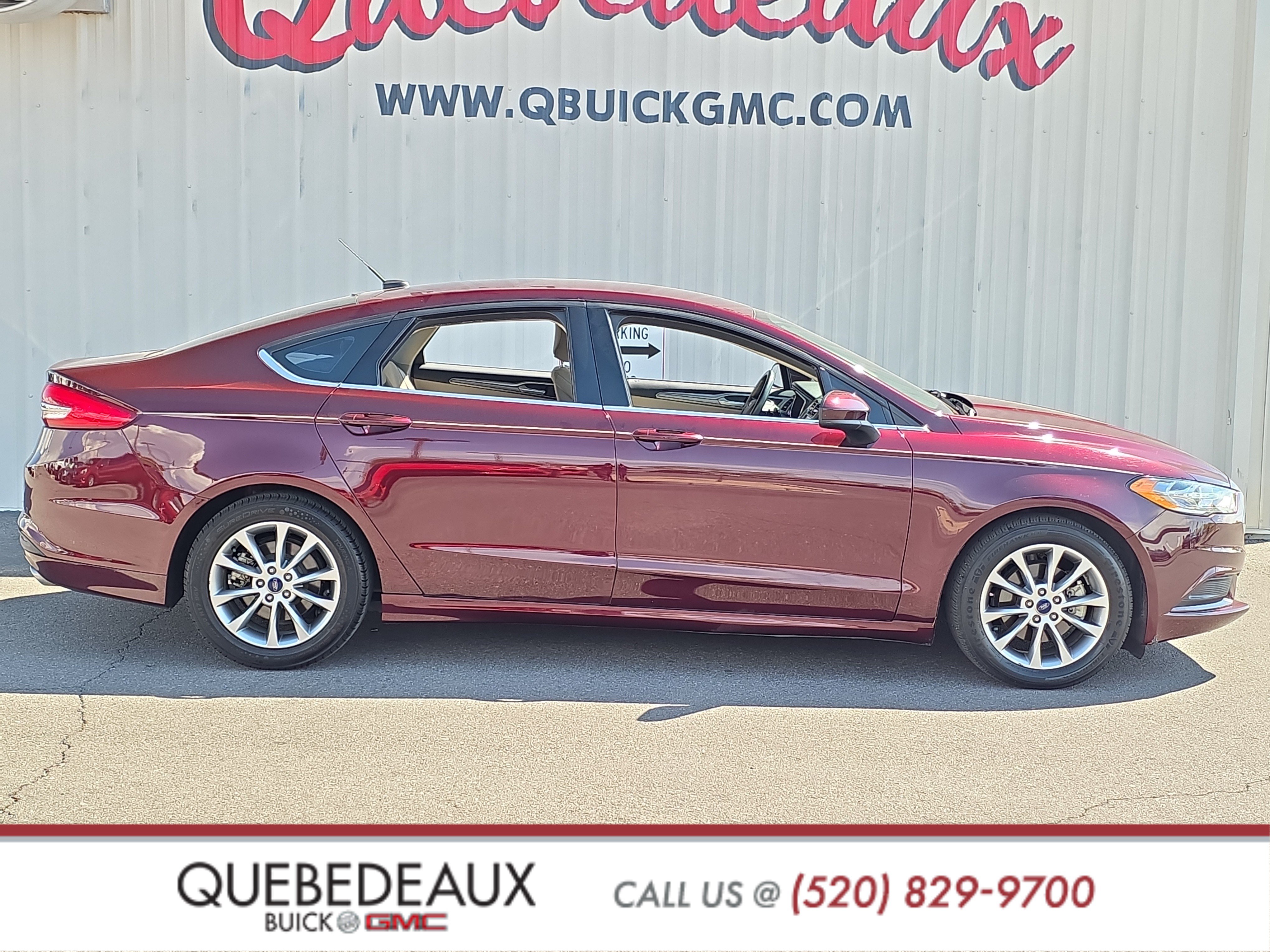 Used 2017 Ford Fusion SE w/ Fusion SE Technology Package FWD image 8