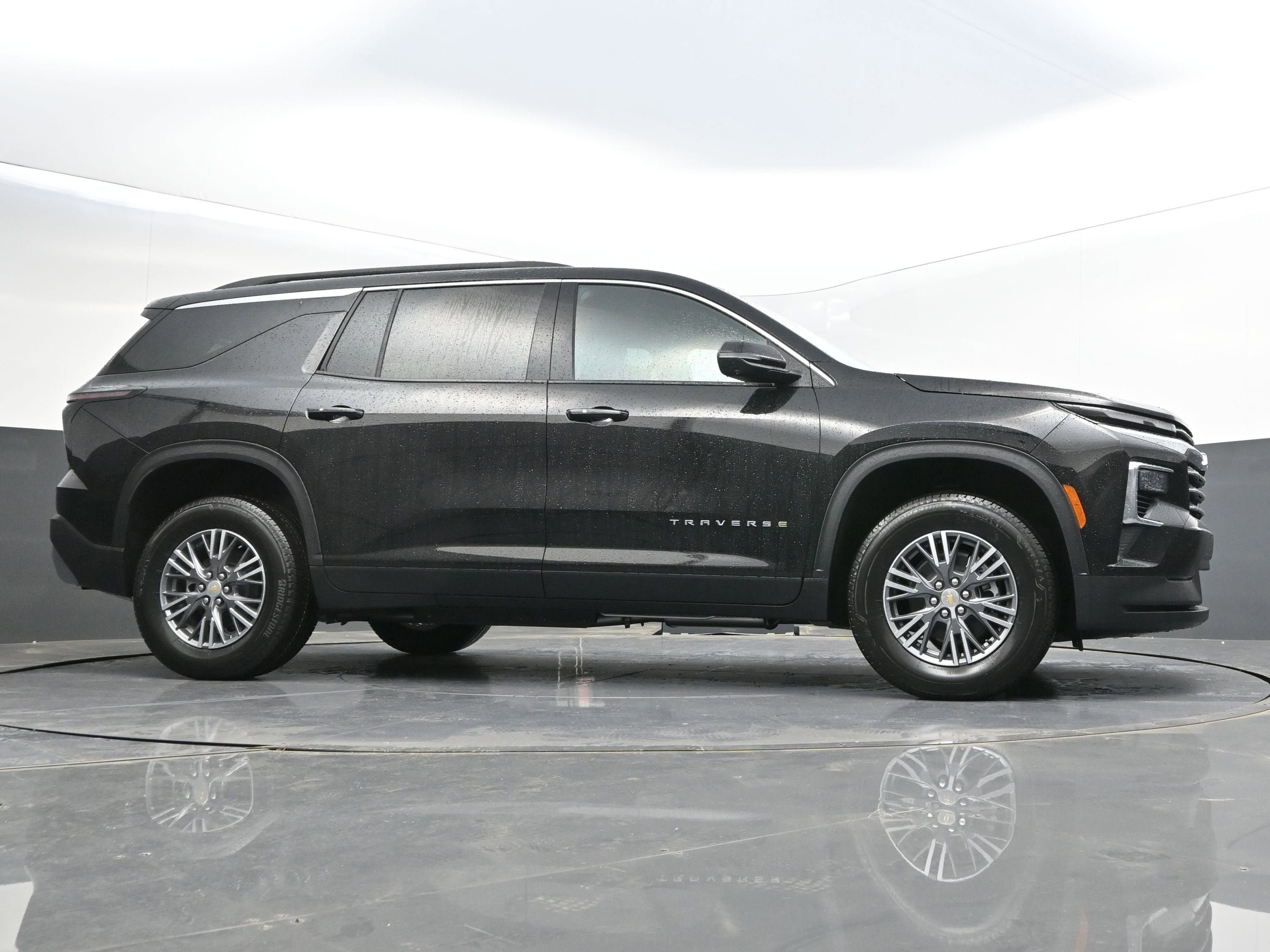 New 2026 Chevrolet Traverse LT w/ Driver Confidence Package AWD/4WD image 42