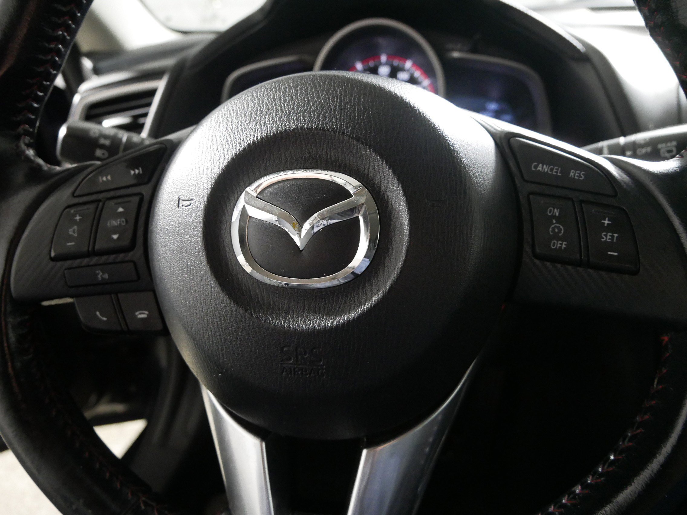 Used 2015 MAZDA MAZDA3 i Touring image 25