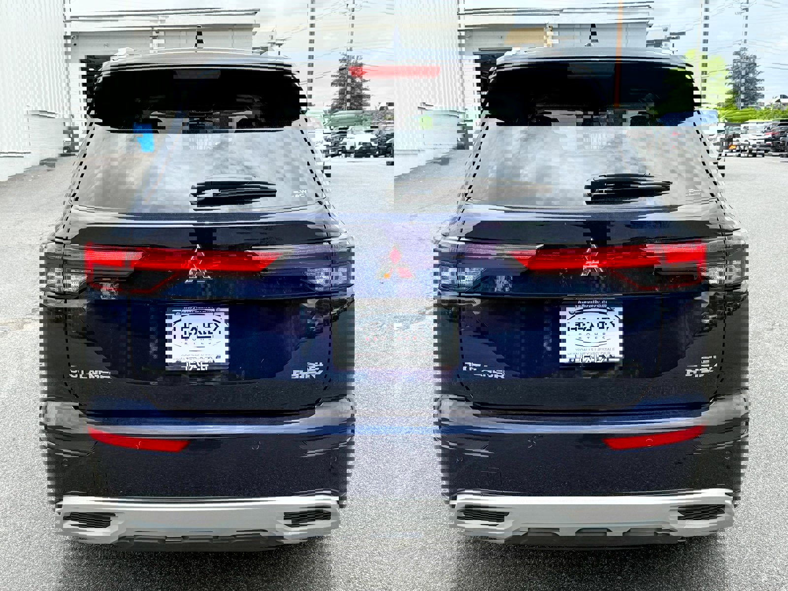 New 2025 Mitsubishi Outlander 4WD Plug-In Hybrid image 12