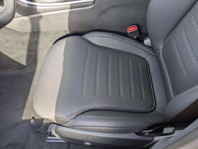 New 2025 Mercedes-Benz C 300 Sedan image 4