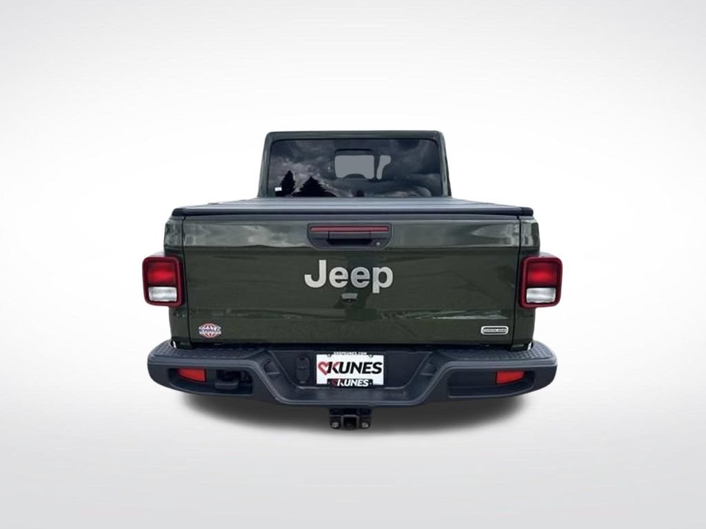Used 2022 Jeep Gladiator Overland w/ Cold Weather Group AWD/4WD image 14