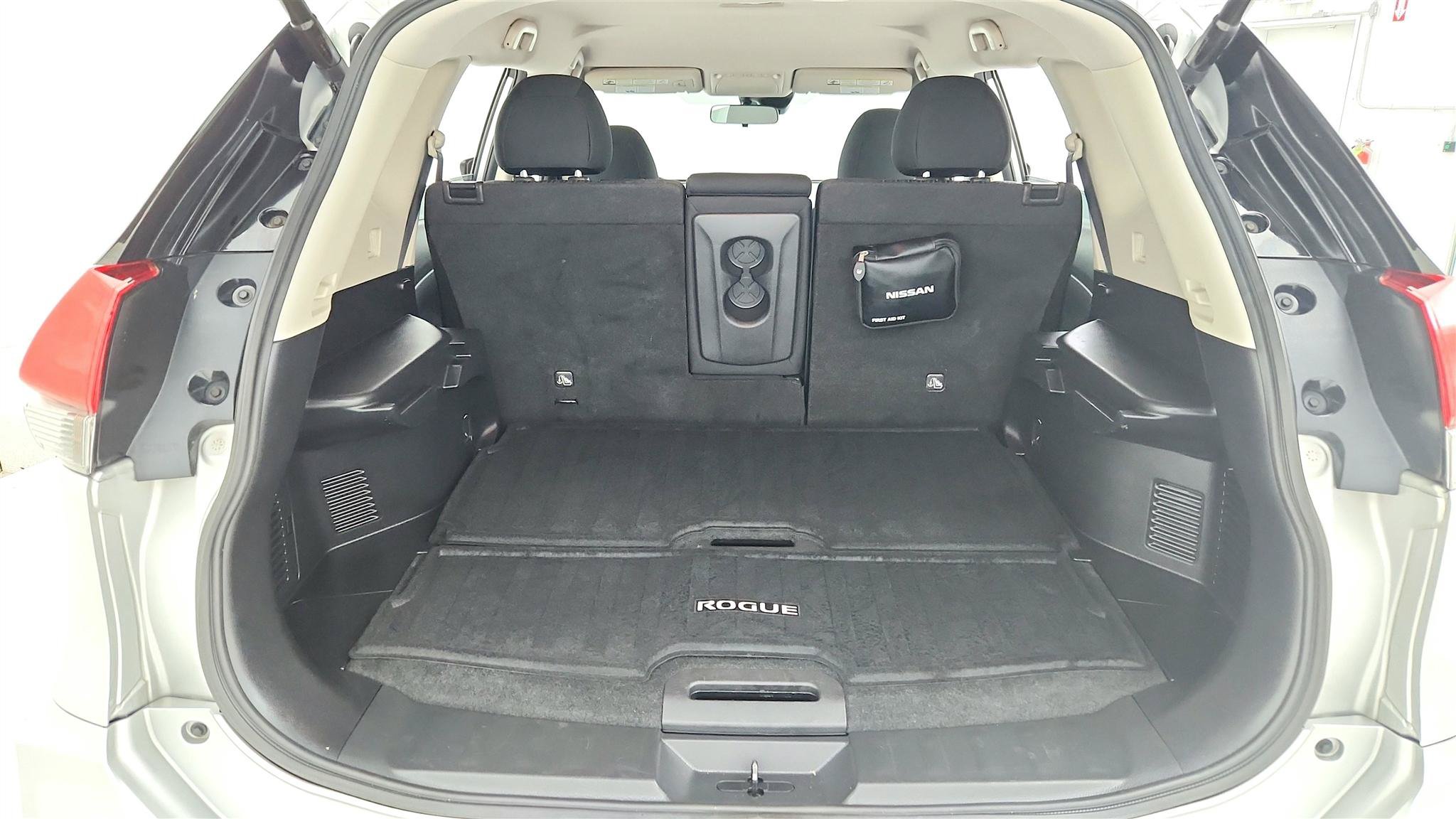 Used 2020 Nissan Rogue SV AWD/4WD image 29