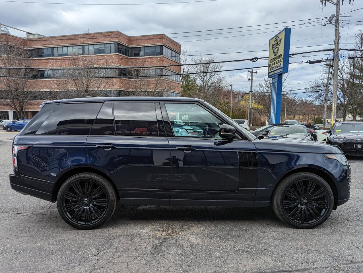 Used 2022 Land Rover Range Rover P525 Westminster Edition image 6