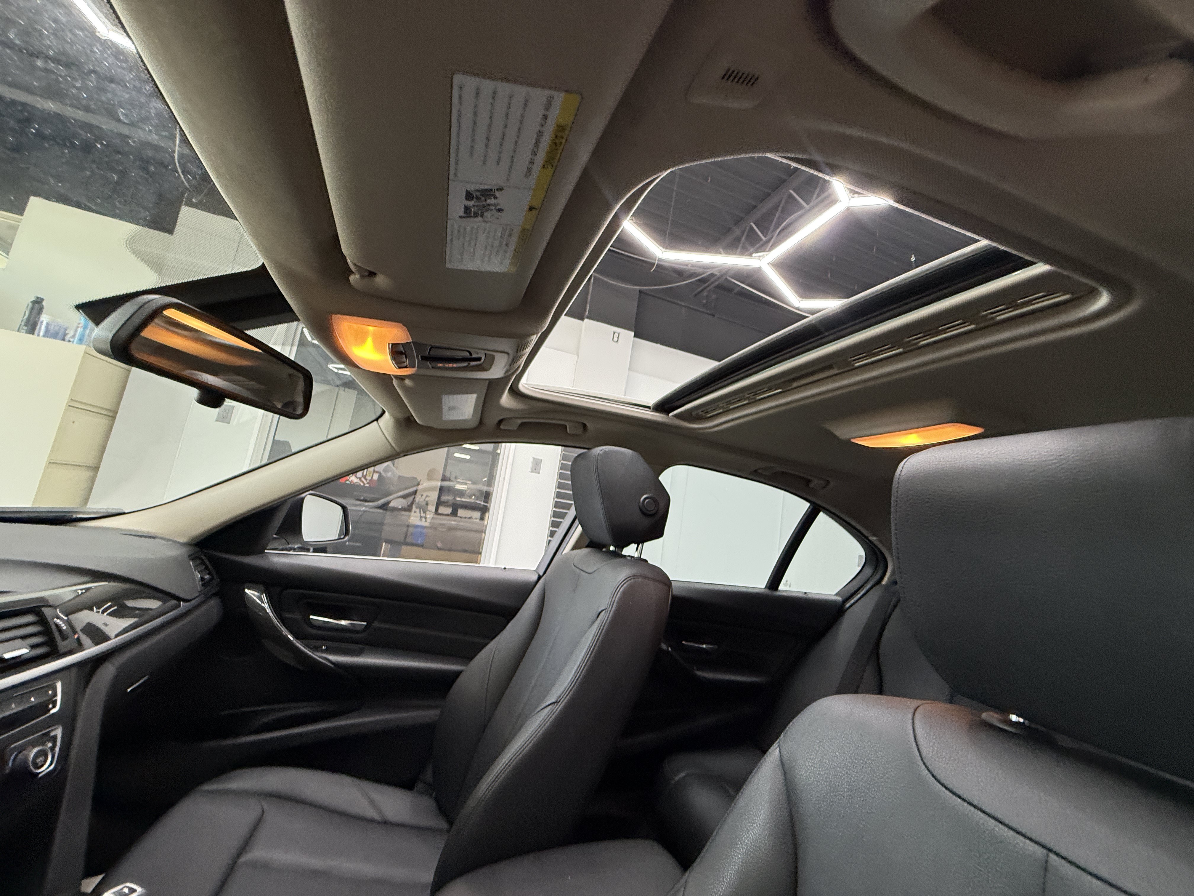Used 2014 BMW 320i xDrive Sedan AWD/4WD image 13