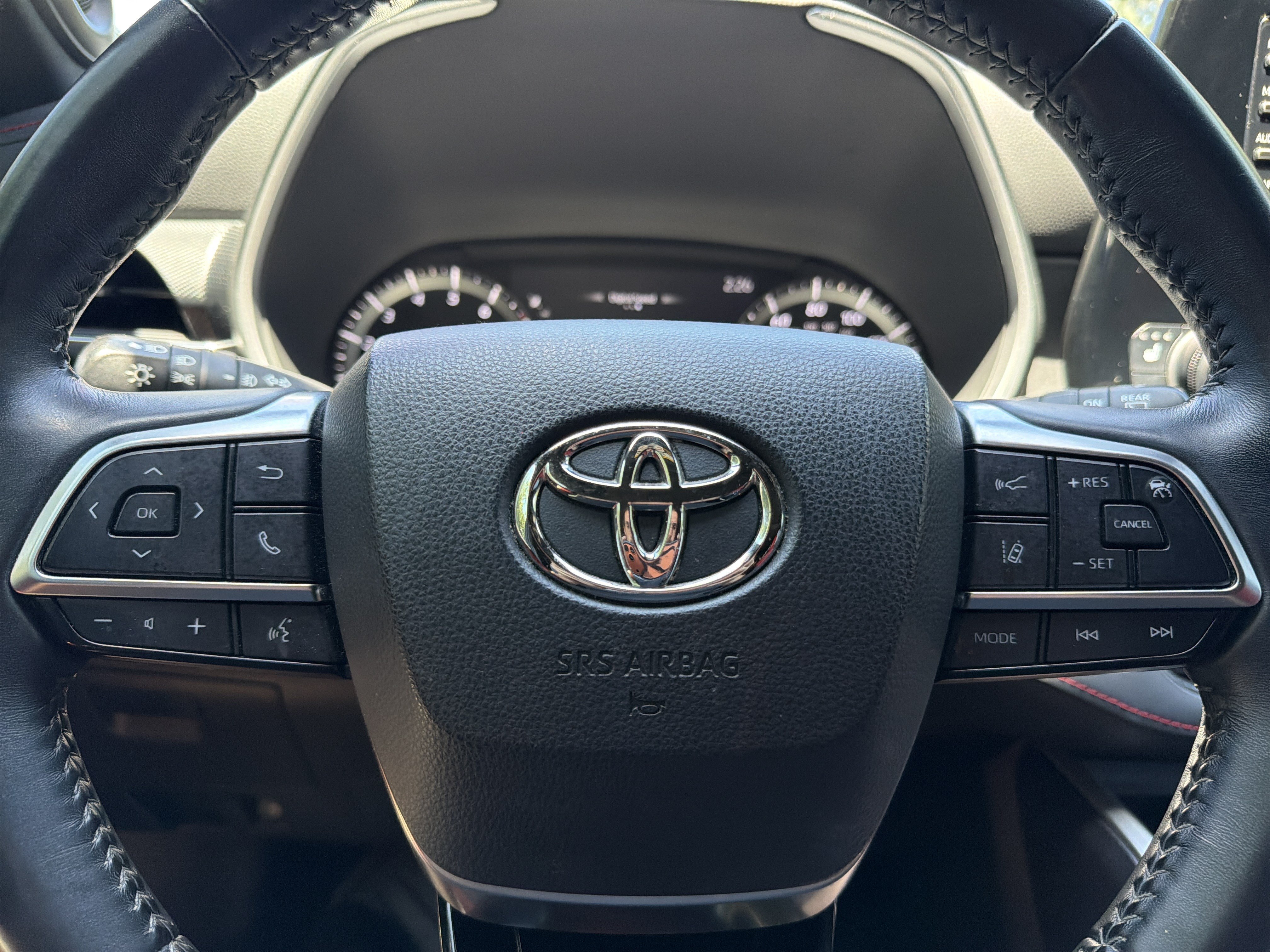 Used 2021 Toyota Highlander XSE AWD/4WD image 13