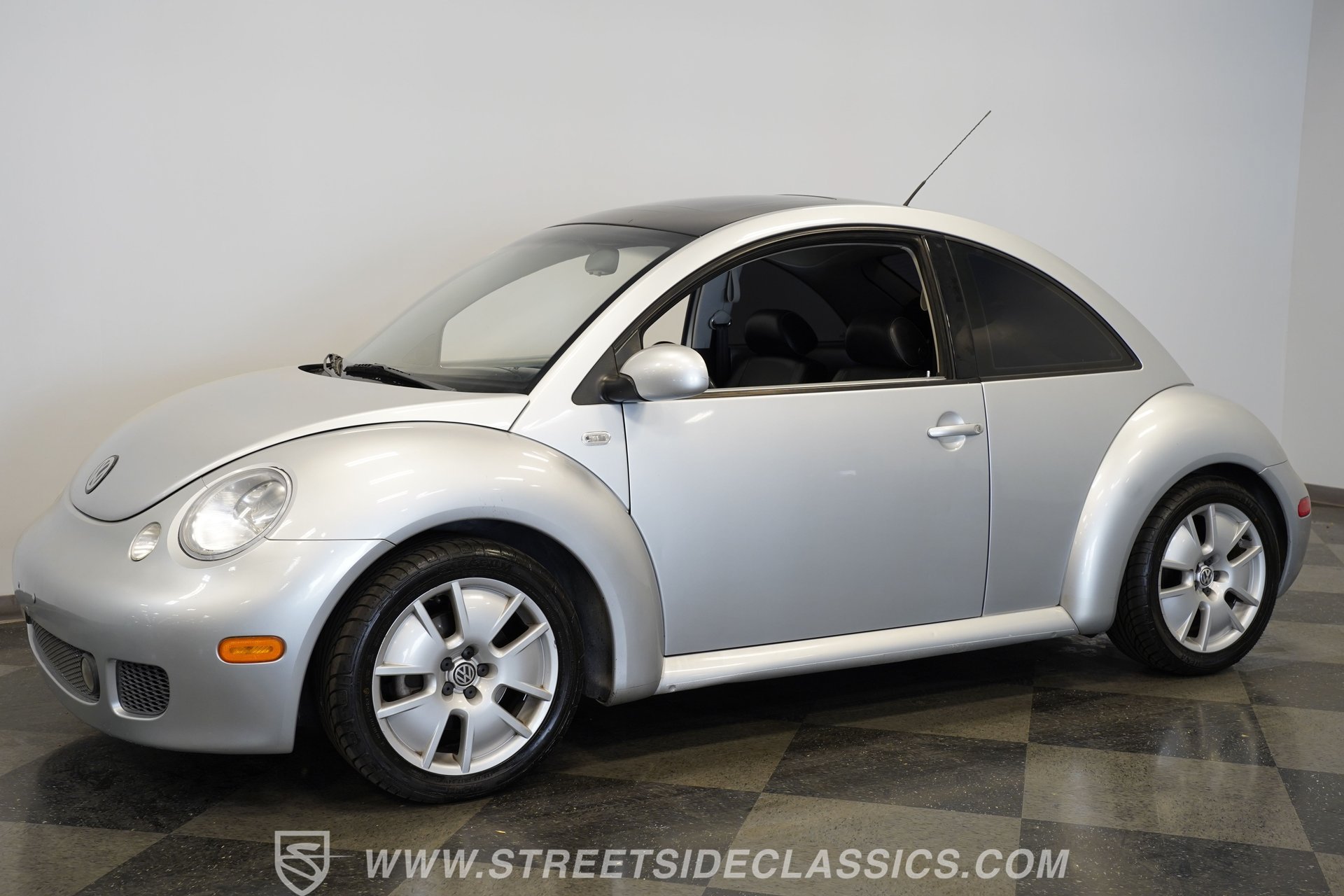 Used 2003 Volkswagen Beetle S FWD image 7