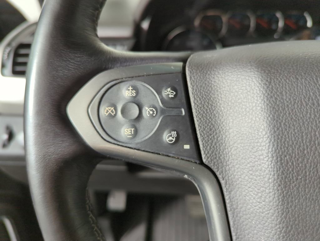 Used 2018 Chevrolet Suburban Premier image 27