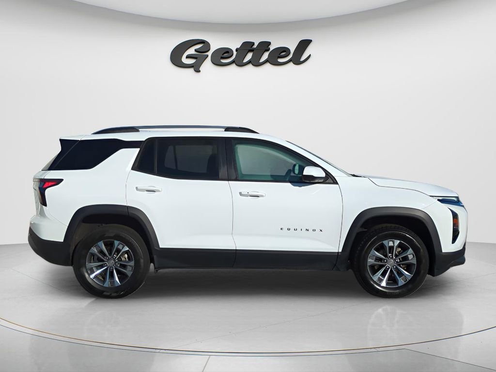 Used 2025 Chevrolet Equinox LT w/ Convenience Package II image 3