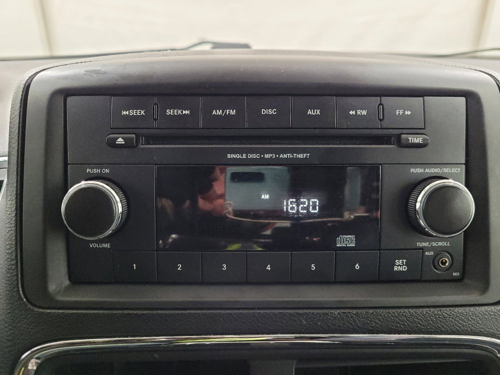 Used 2014 Dodge Grand Caravan SXT image 25