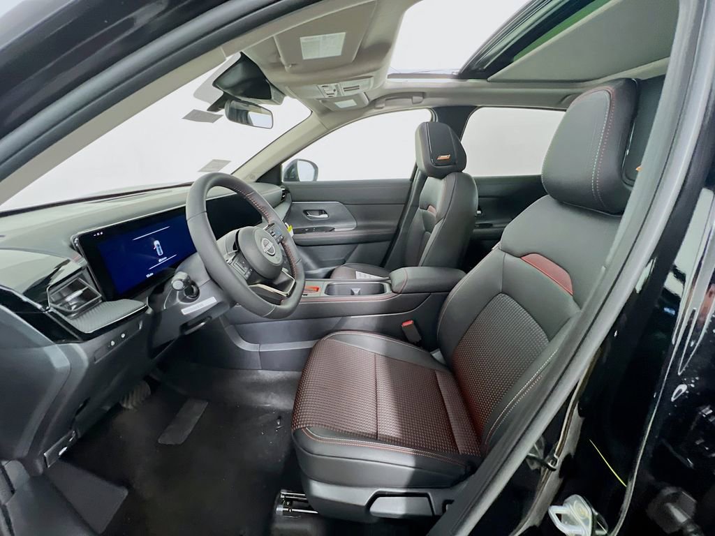 New 2026 Nissan Kicks SR w/ SR Premium Package AWD/4WD image 16