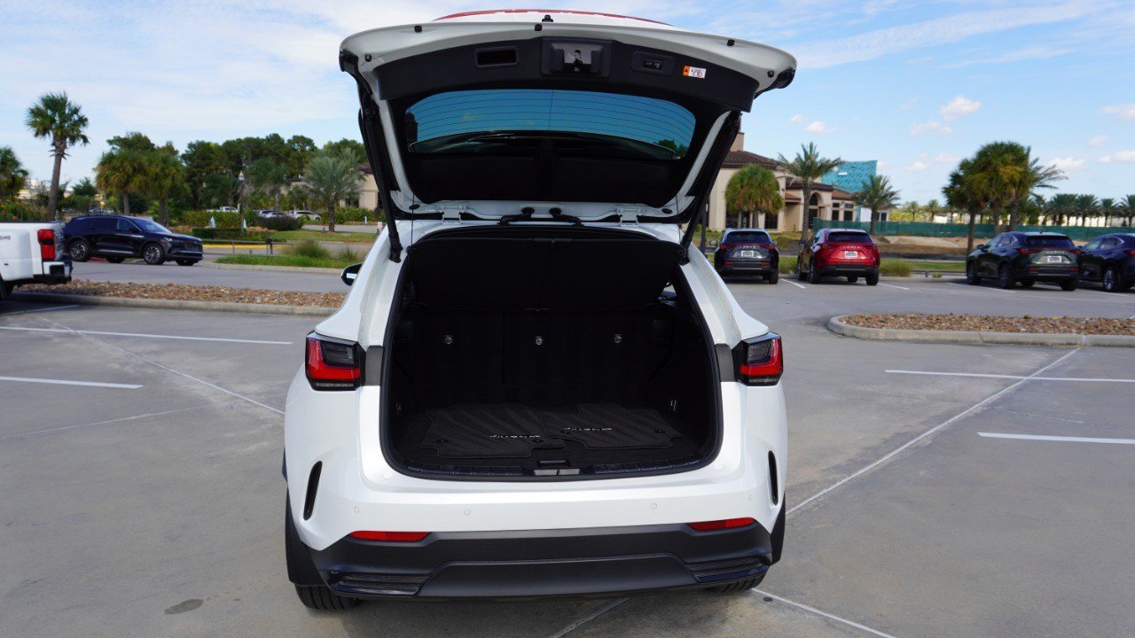 Used 2025 Lexus NX 350h AWD w/ Cold Area Package image 40