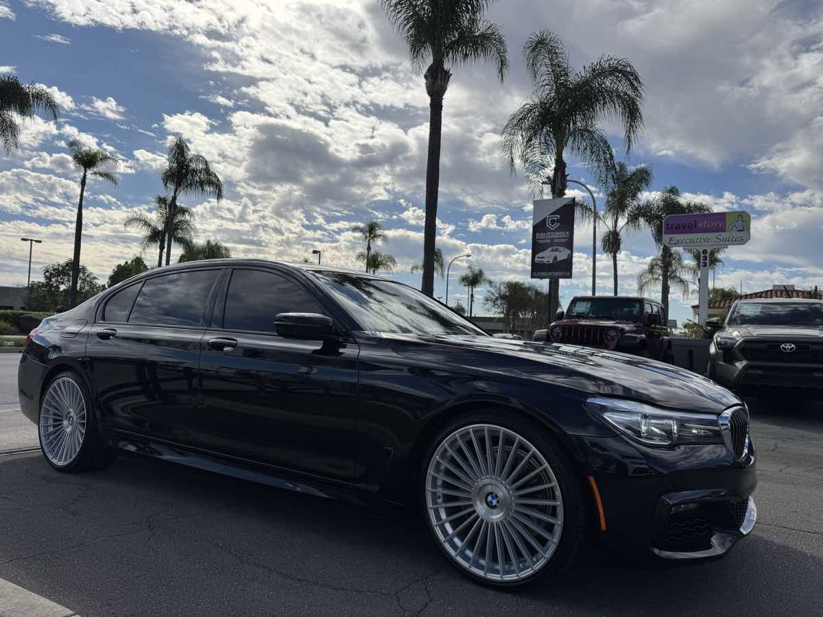 Used 2019 BMW 740i w/ Executive Package image 9