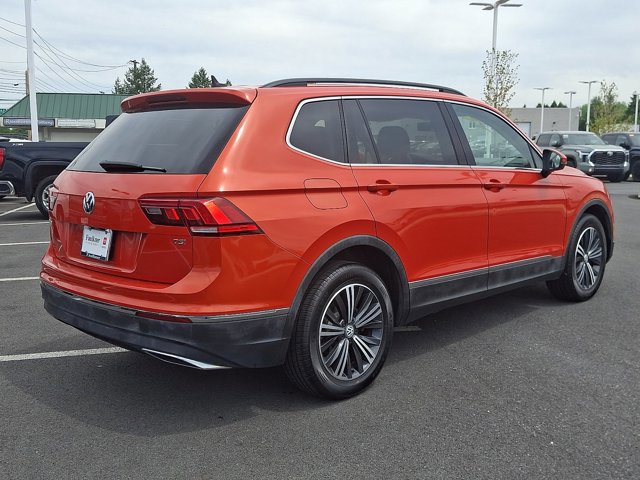 Used 2018 Volkswagen Tiguan SE w/ 18" Alloy Wheels Package FWD image 6