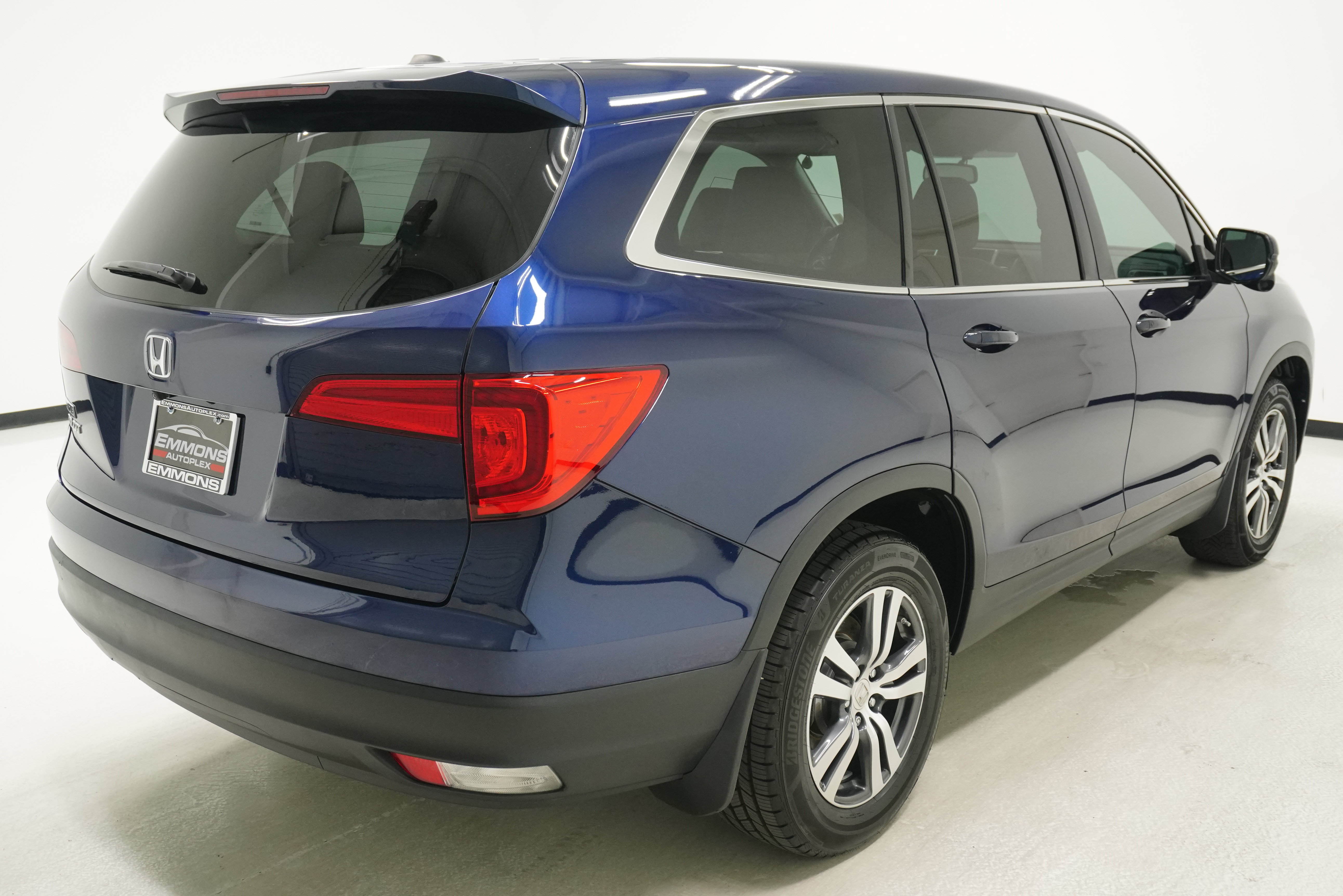 Used 2017 Honda Pilot EX-L image 4
