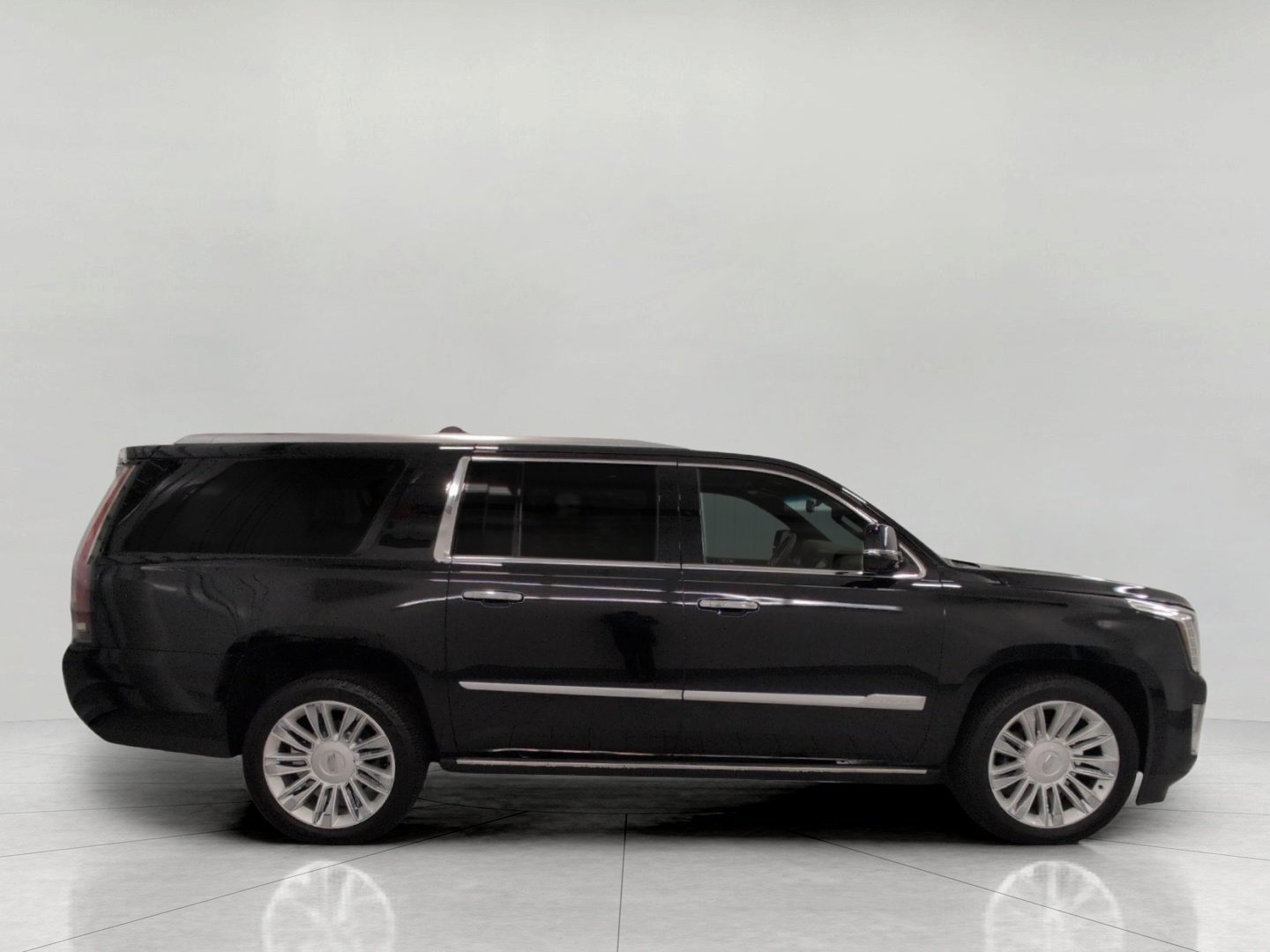 Used 2019 Cadillac Escalade ESV Platinum AWD/4WD image 11
