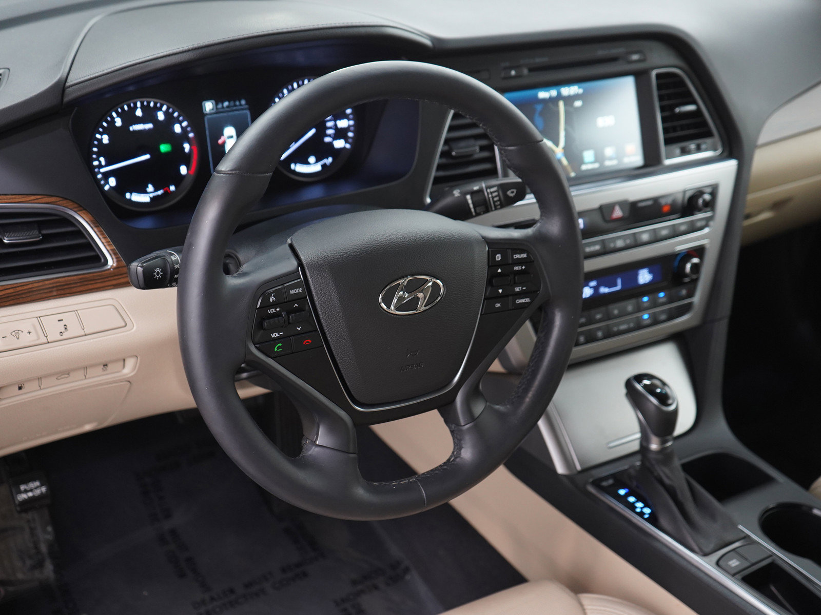 Used 2017 Hyundai Sonata Limited w/ Tech Package 03 FWD image 19