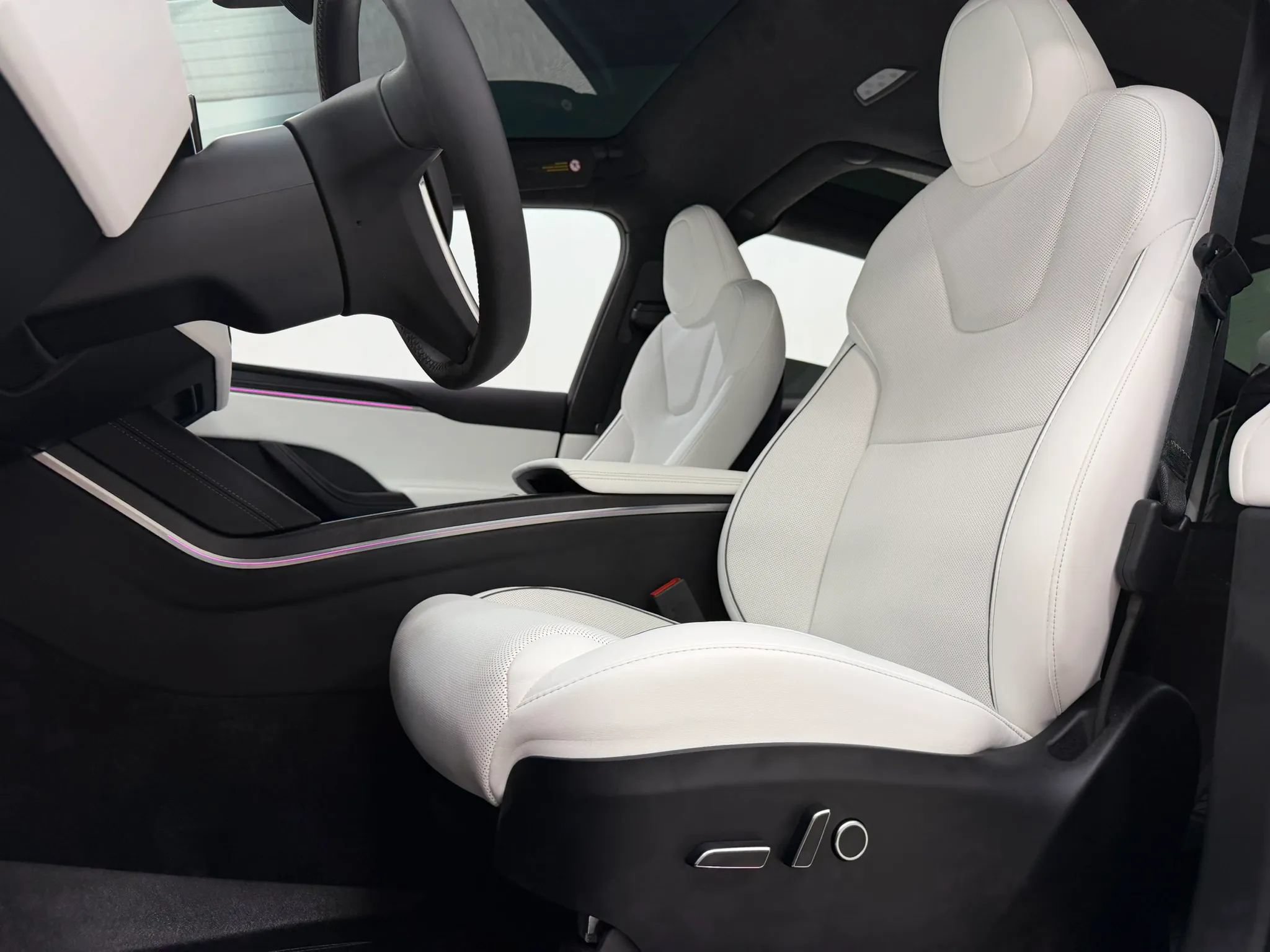 Used 2026 Tesla Model X Plaid AWD/4WD image 16