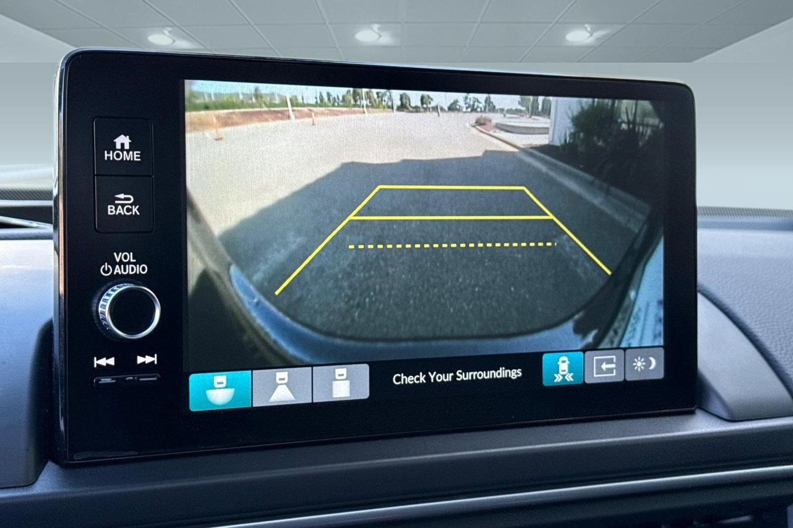 Certified 2025 Honda Pilot Touring image 24