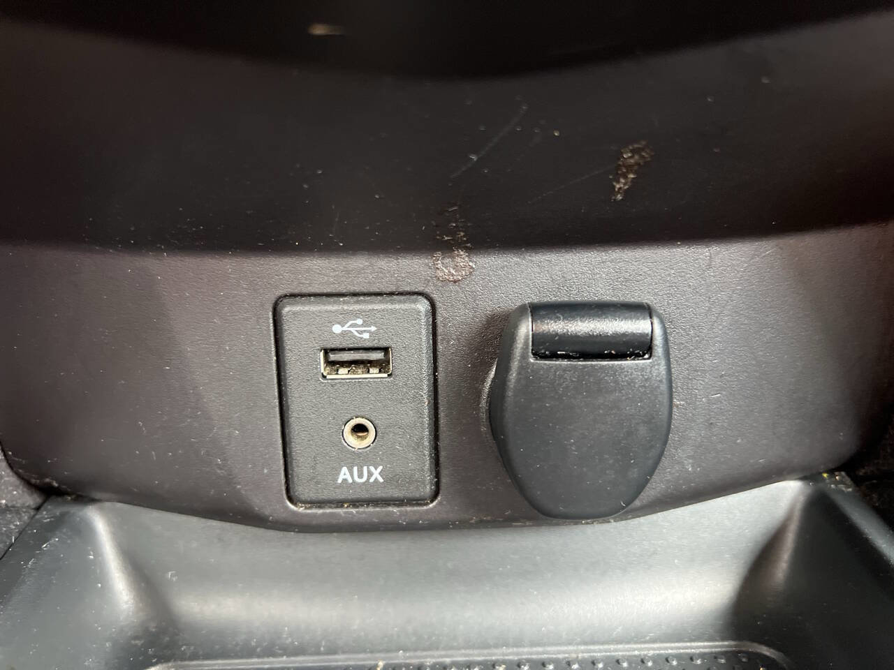 Used 2016 Nissan Rogue SV image 25