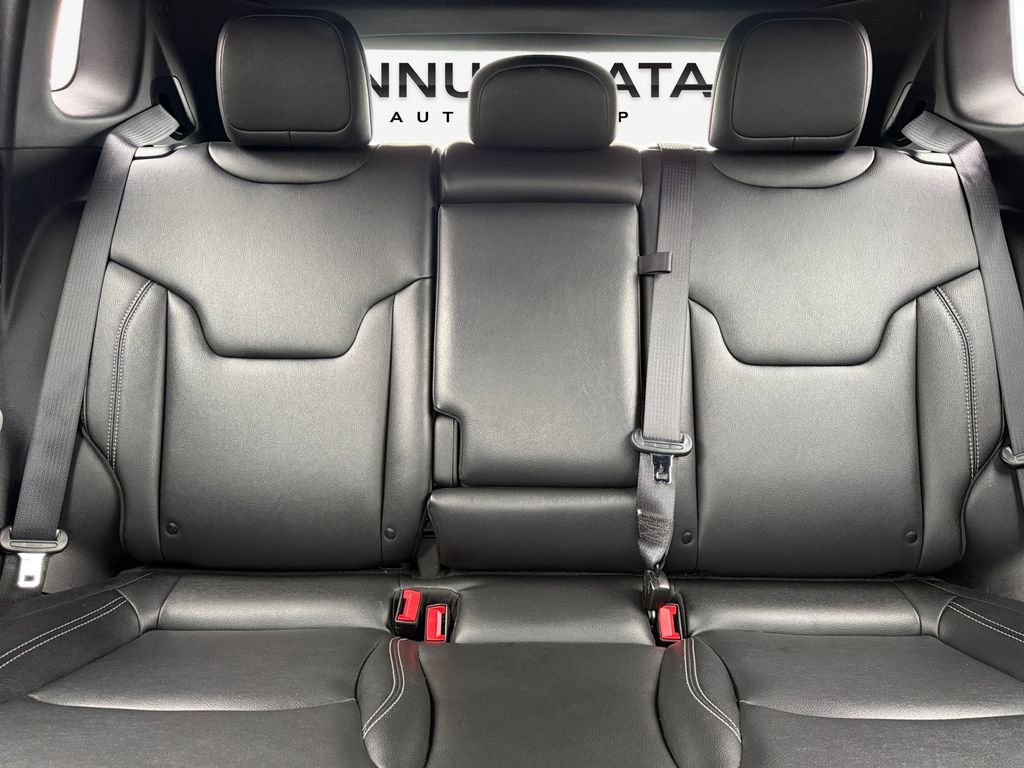 Used 2025 Jeep Compass Limited image 16