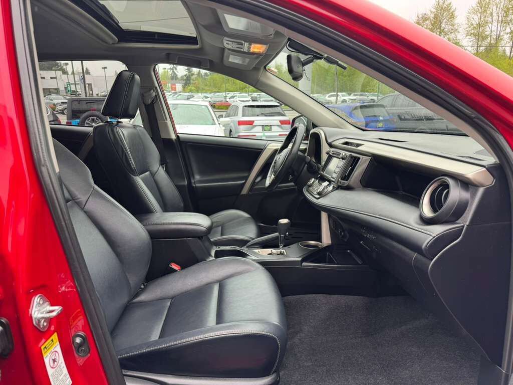 Used 2013 Toyota RAV4 Limited AWD/4WD image 18