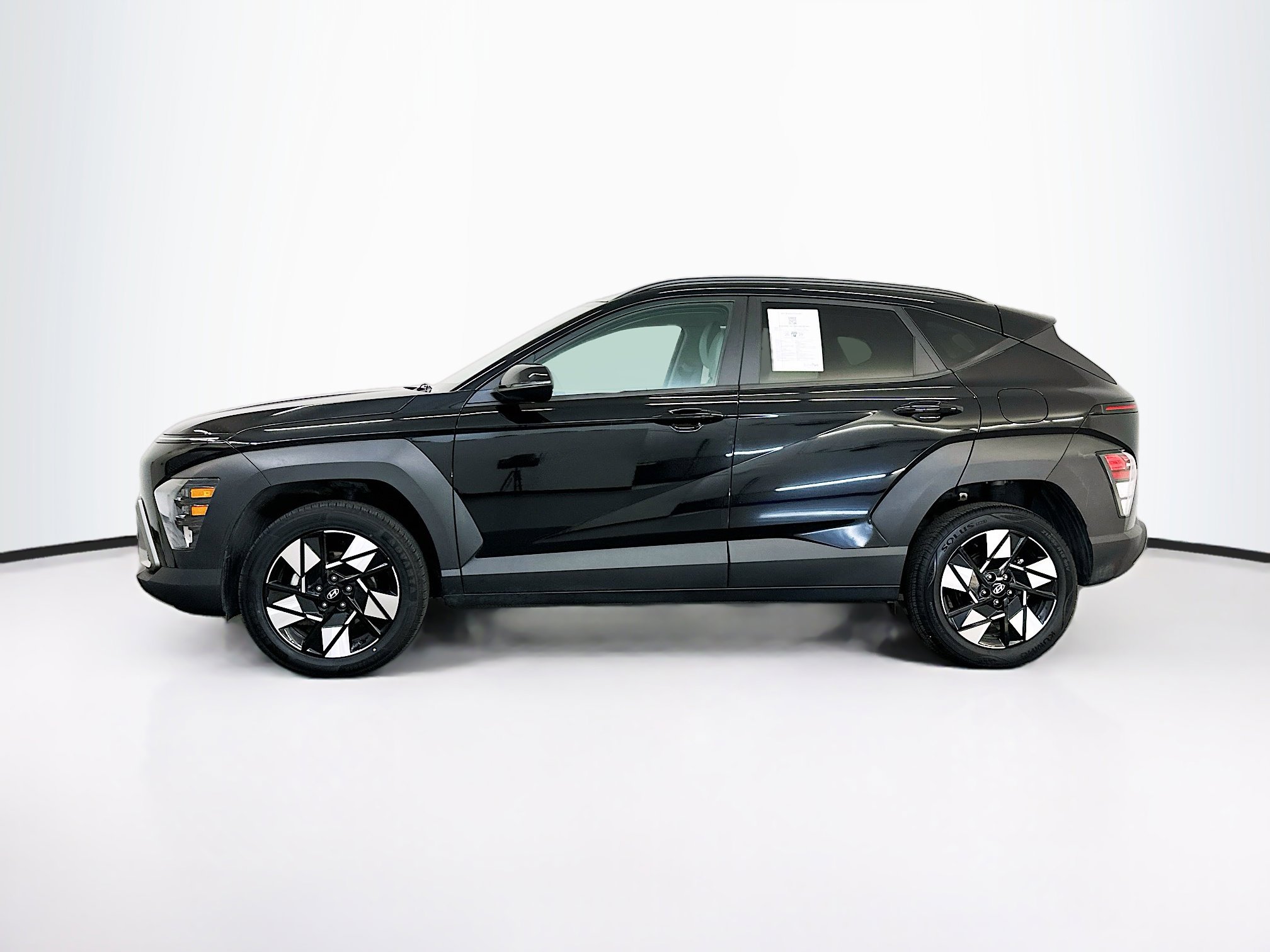 Used 2025 Hyundai Kona SEL image 4
