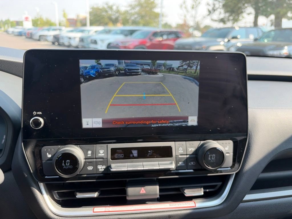 Used 2025 Toyota Grand Highlander AWD Hybrid image 32