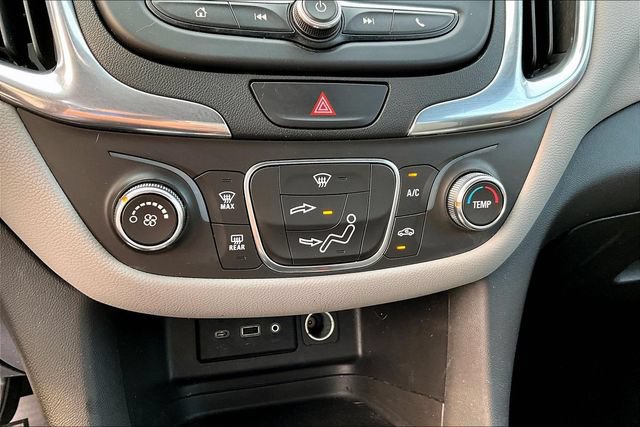 Used 2019 Chevrolet Equinox LS w/ LS Convenience Package AWD/4WD image 32