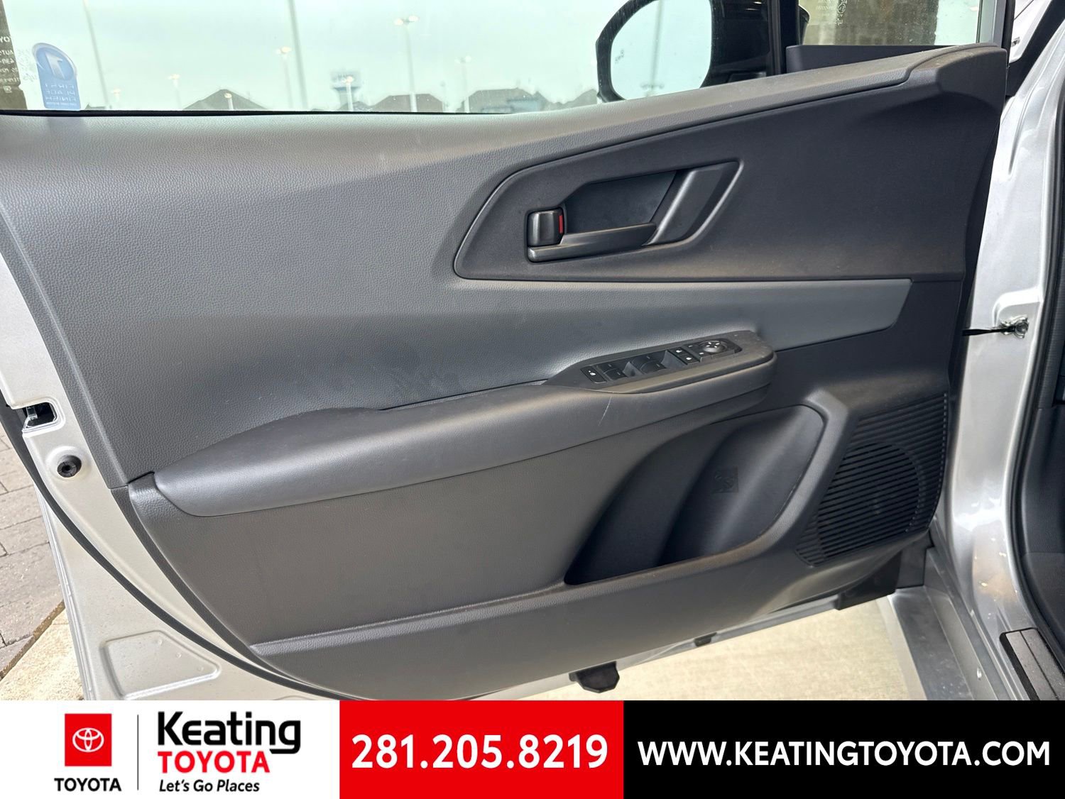 Used 2026 Toyota Prius LE FWD image 10