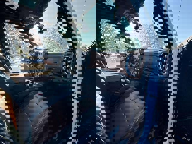 Used 2021 Chevrolet Silverado 2500 High Country w/ Z71 Off-Road Package image 30