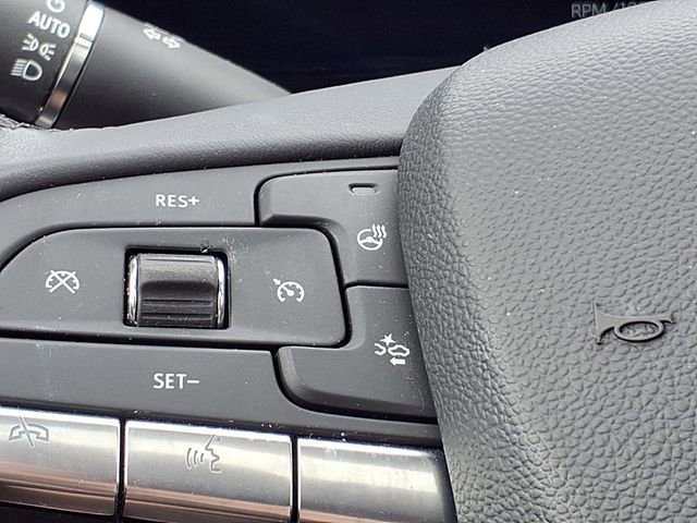 Used 2024 Cadillac XT4 Luxury w/ Cold Weather Package image 17