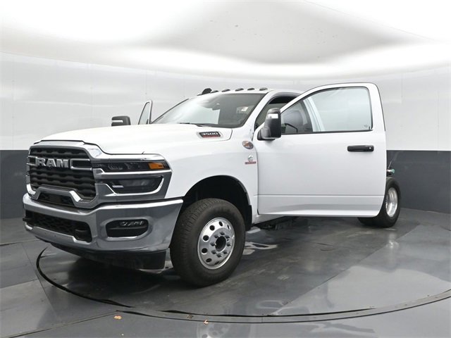 New 2026 RAM 3500 Tradesman w/ Chrome Appearance Group image 37