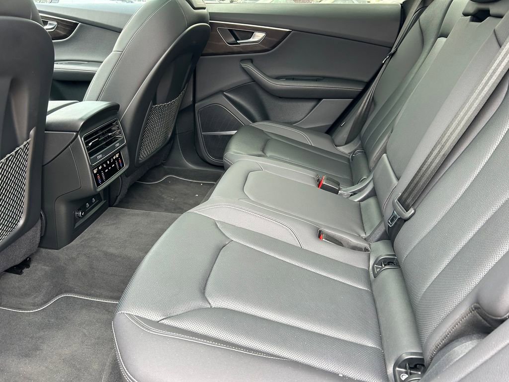 Used 2023 Audi Q8 Premium Plus w/ Premium Plus Package image 16