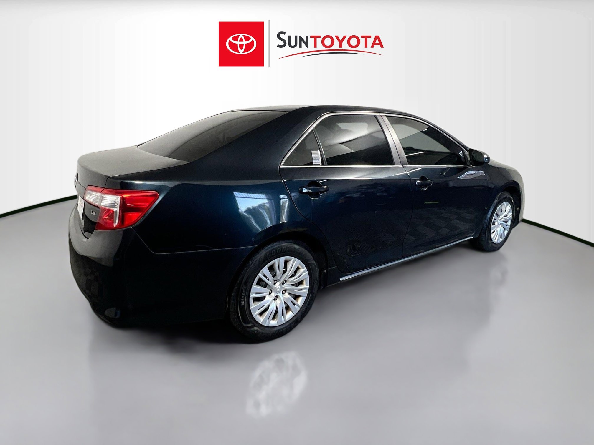 Used 2012 Toyota Camry LE image 4