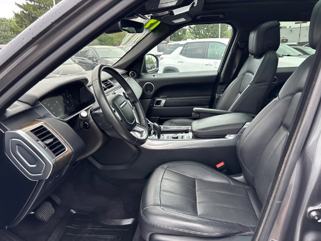 Used 2018 Land Rover Range Rover Sport HSE AWD/4WD image 2