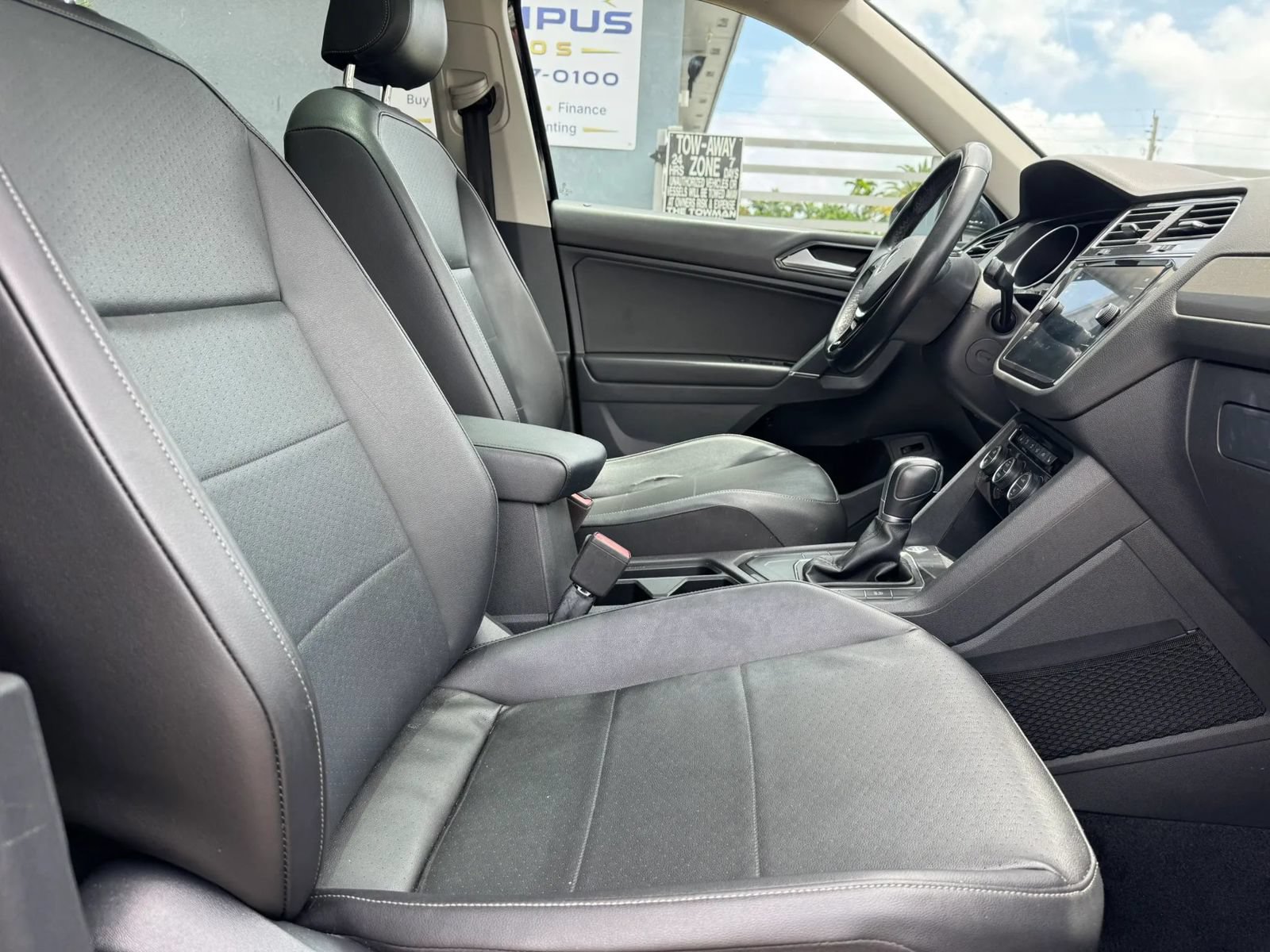 Used 2018 Volkswagen Tiguan SEL FWD image 15