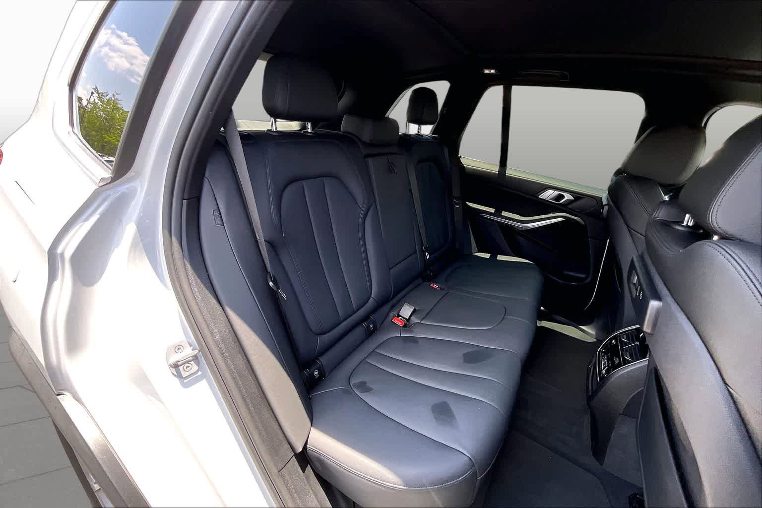 Used 2019 BMW X5 xDrive40i w/ Premium Package 2 AWD/4WD image 26