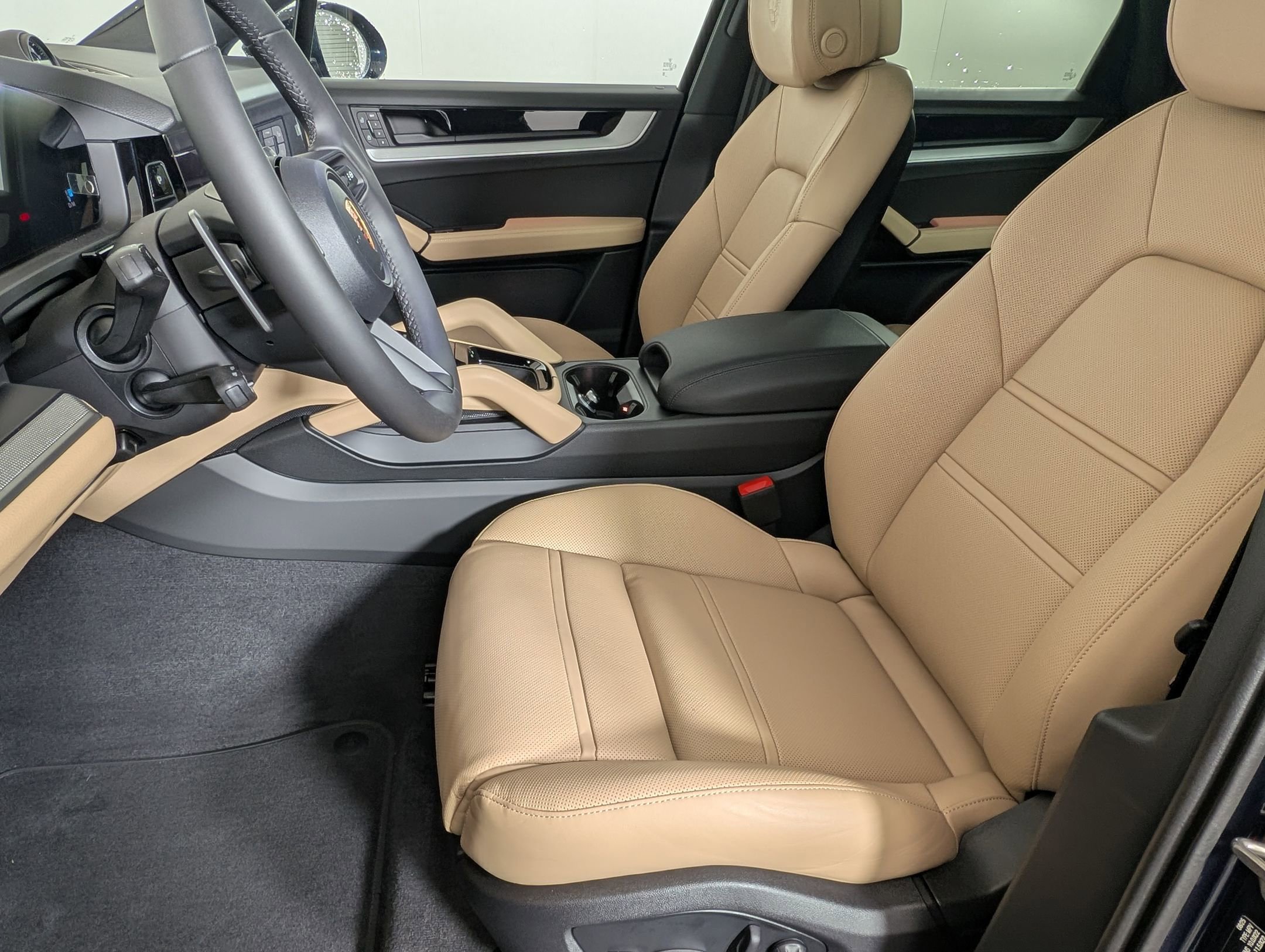 Used 2026 Porsche Cayenne Coupe image 5